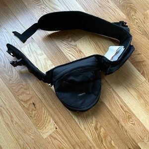 Like new tushbaby hip  carrier